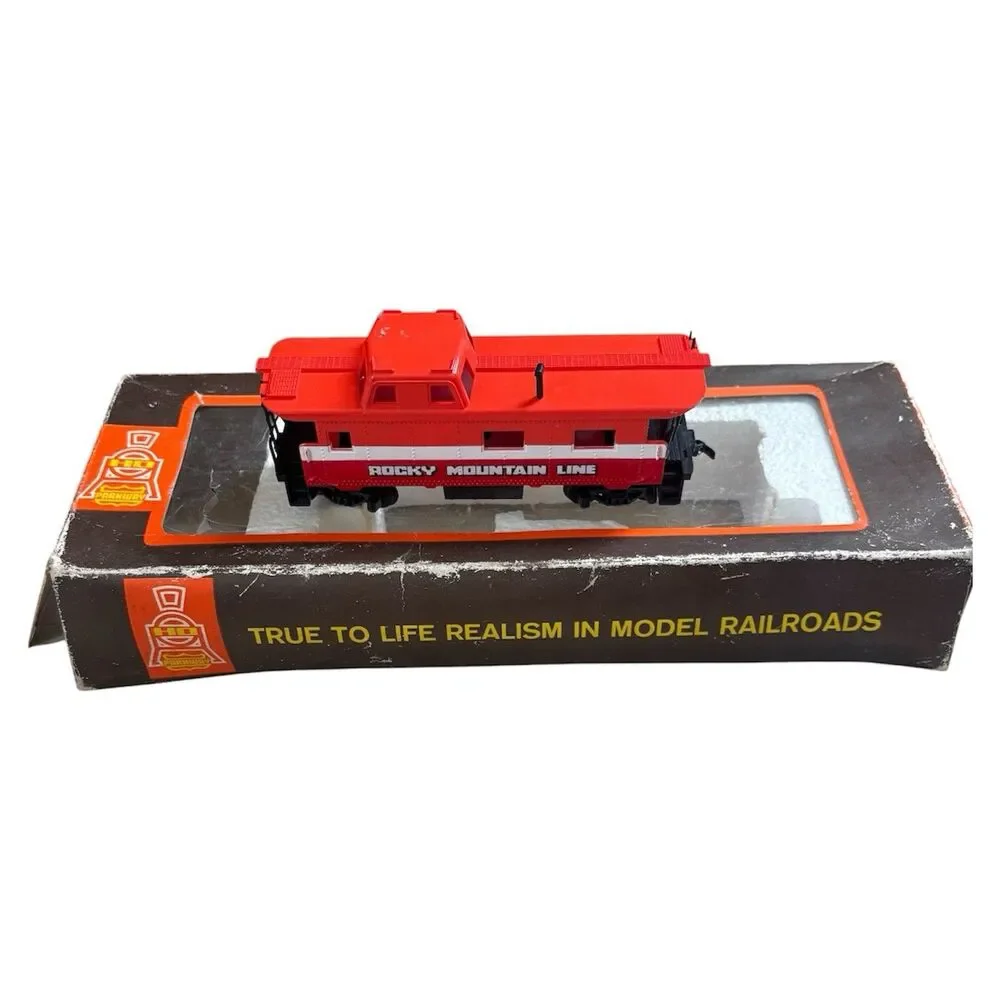 VTG Parkway HO Scale Rocky Mountain Line Red Caboose ModelTrain Yugoslavia W/box